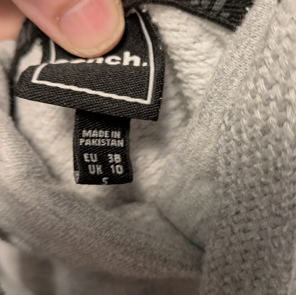 Bench Gray Hoodie Size Small - Picture 4 of 4